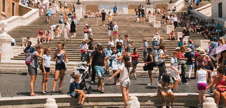 Chasing the tourist in Europe: where do they come from and how much do they spend?