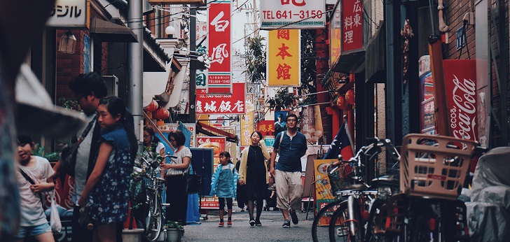 Retail sales in China fall by 20.5% in January and February 