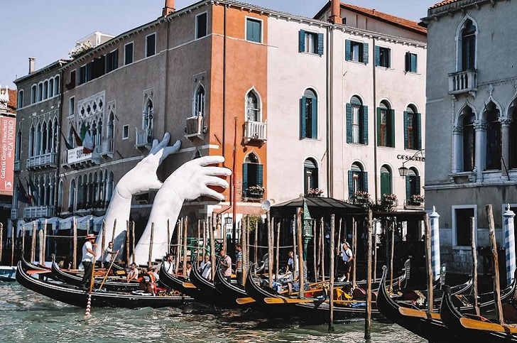Bottega Veneta saves Venice