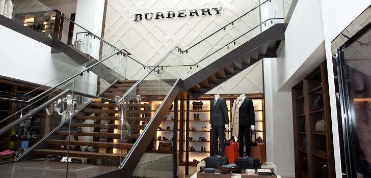 Burberry moderates its growth and raises sales by only 1% in third quarter 