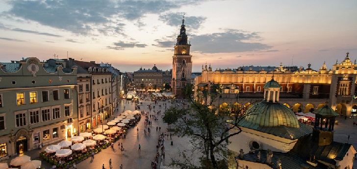 Poland forges its way as a European fashion hub: sales to Europe grow by 21% in three years.
