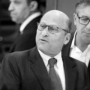 le PDG de Chanel, Alain Wertheimer , assiste à un défilé lors de