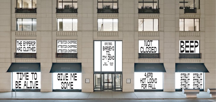 “Not Closed”: Barneys faces bankruptcy with humor 